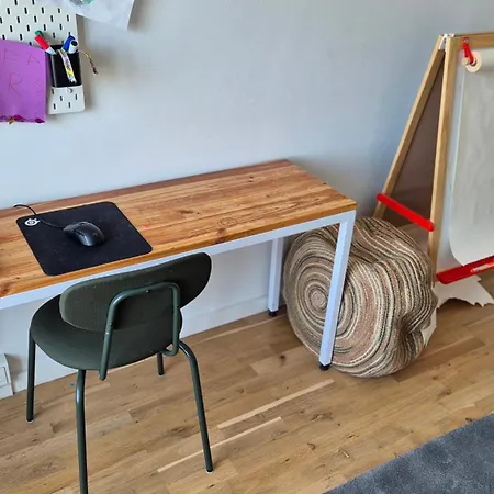 Spacious 120 Metres From Metro *