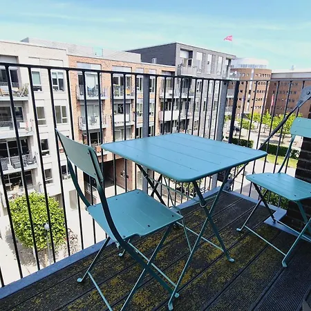 Spacious 120 Metres From Metro *