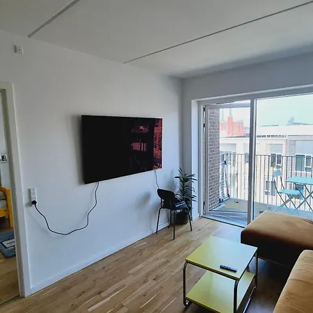 Apartment Spacious 120 Metres From Metro