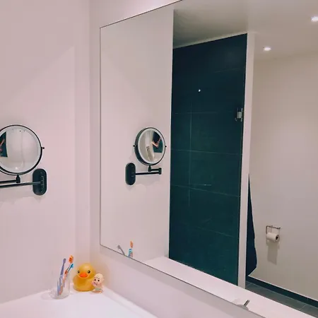 公寓 Spacious 120 Metres From Metro *