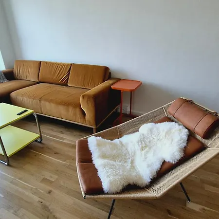 Appartamento Spacious 120 Metres From Metro
