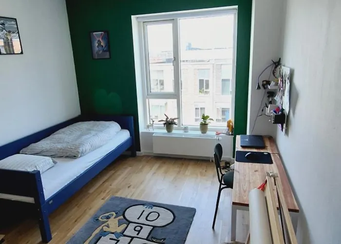 Spacious 120 Metres From Metro