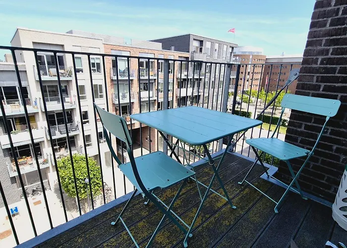 Spacious 120 Metres From Metro *