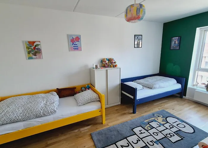 Spacious 120 Metres From Metro * København