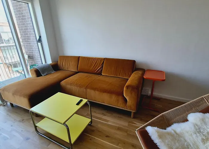 Spacious 120 Metres From Metro *