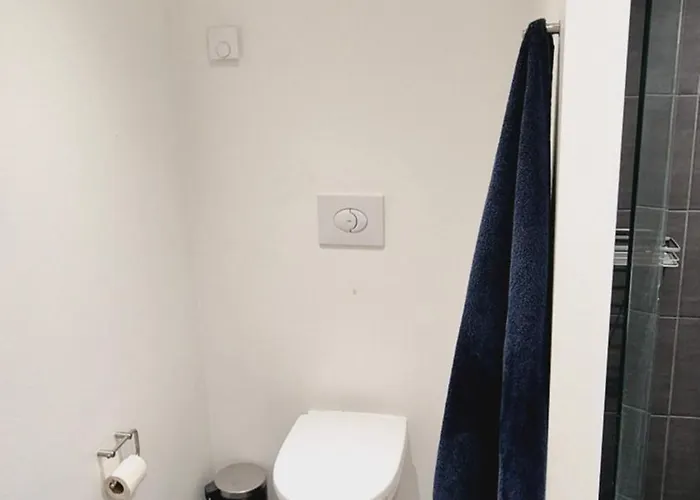 Spacious 120 Metres From Metro København