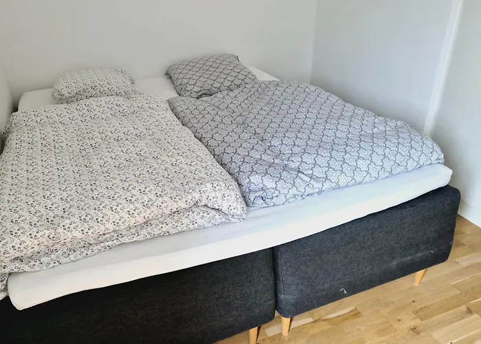 Spacious 120 Metres From Metro Lejlighed *