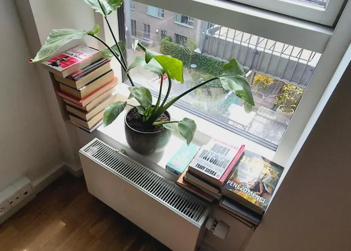 Spacious 120 Metres From Metro