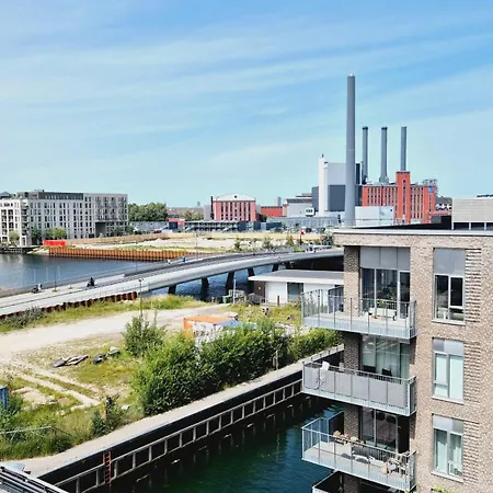 Spacious 120 Metres From Metro