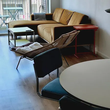 Spacious 120 Metres From Metro Appartement Kopenhagen