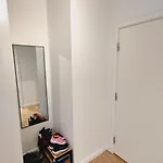 Spacious 120 Metres From Metro Lägenhet *
