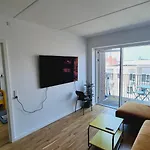 Lägenhet Spacious 120 Metres From Metro