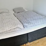 Spacious 120 Metres From Metro Lägenhet *
