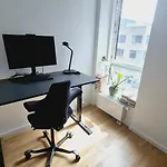 Spacious 120 Metres From Metro Lägenhet *